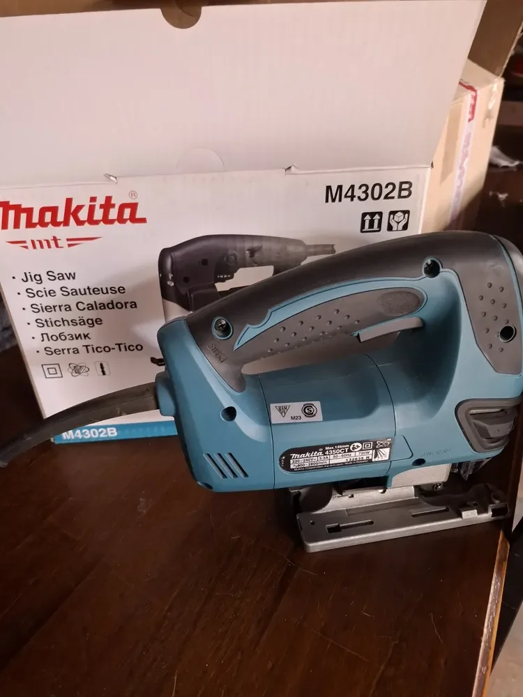Foto 3 de Sierra Caladora Makita 4350CT