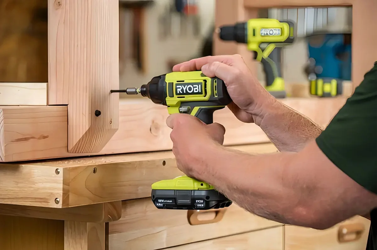Foto 3 de Ryobi Pcl1200k2 Kit Taladro 1/2 Y Atornillador 1/4 2 Bat