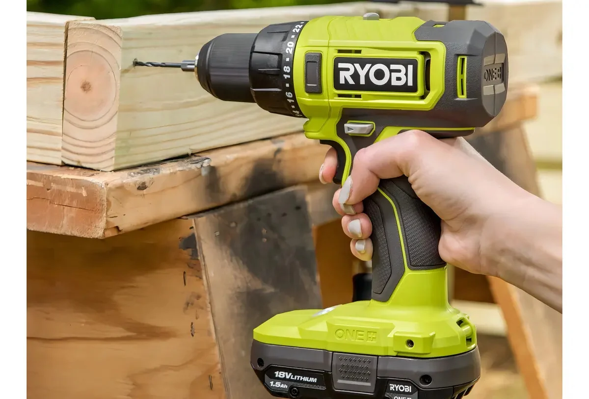 Foto 4 de Ryobi Pcl1200k2 Kit Taladro 1/2 Y Atornillador 1/4 2 Bat